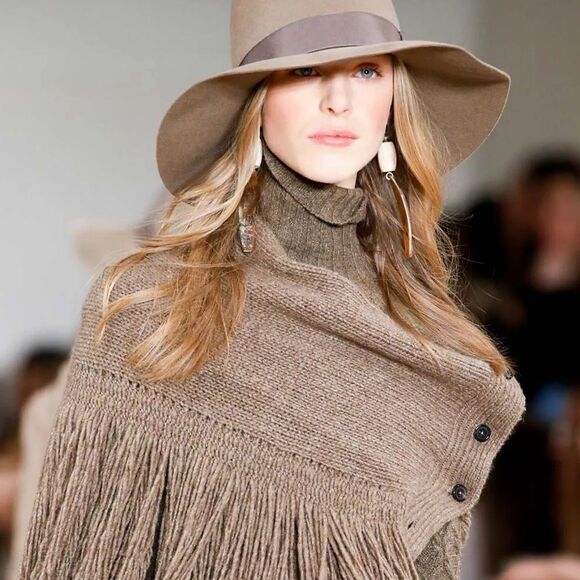 Ralph Lauren Collection Fall 2015 Runway
Taupe Cashmere Fringed Scarf Shawl - Picture 13 of 16